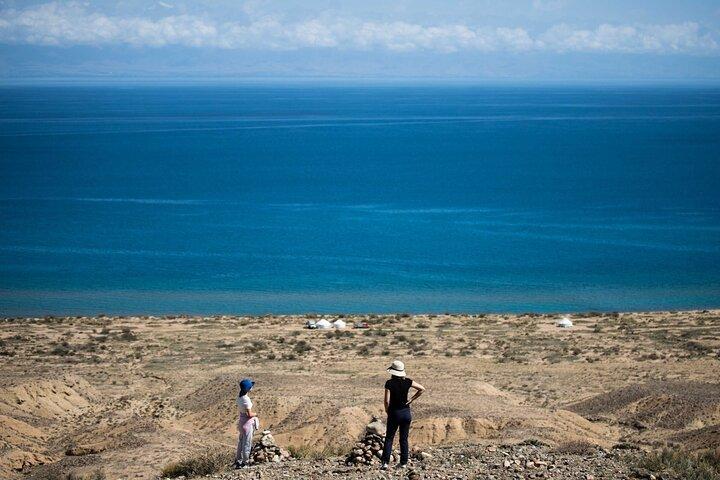 ソンクル湖とイシククル湖を巡る 4 日間のベストツアー
