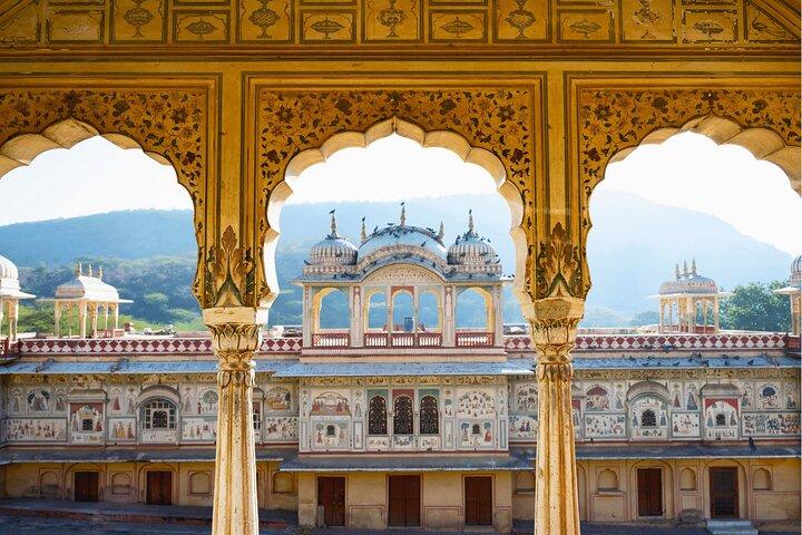 Gemme nascoste di Jaipur con un locale (tour guidato della città di mezza giornata in auto AC)