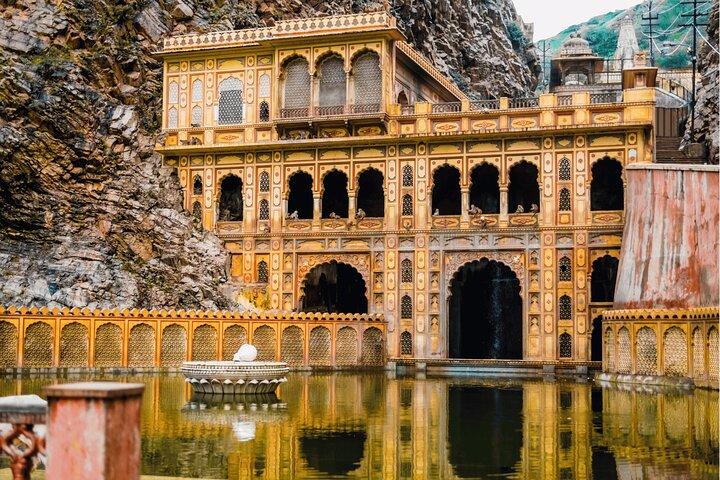 Gemme nascoste di Jaipur con un locale (tour guidato della città di mezza giornata in auto AC)