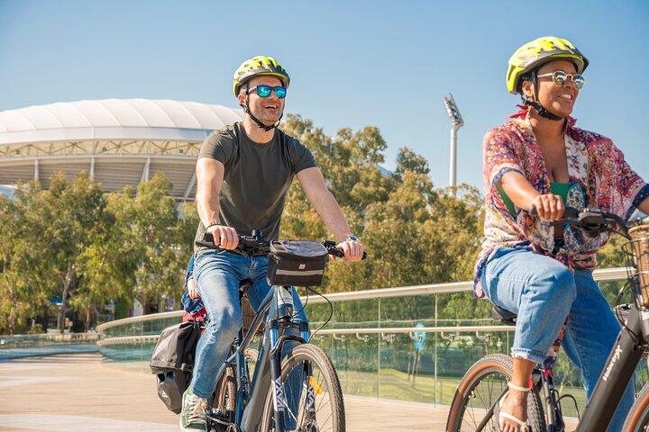 Tour panoramico in bici elettrica di Adelaide e degustazione di vini
