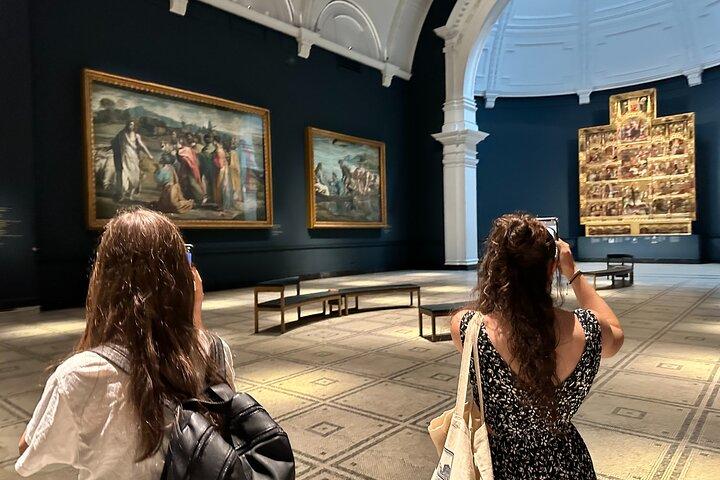 ロンドン V&A 博物館とケンジントン ガーデンの子供向けツアー