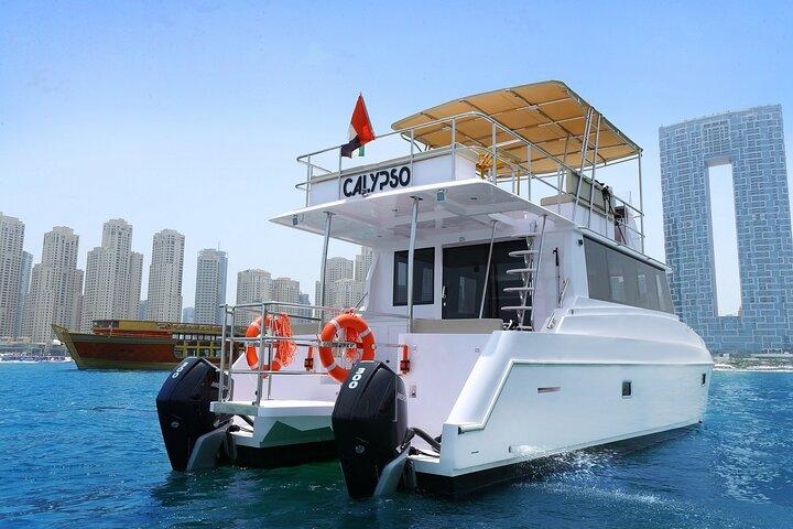 Dubai Marina: Boutique Italian Sunset Cruise med mad og drikkevarer