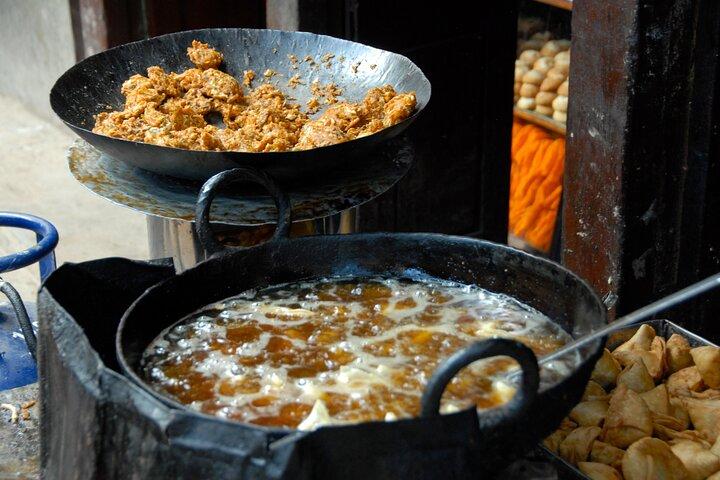 Walking Local Street Food privérondleiding in Kathmandu