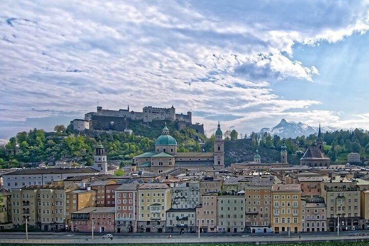 Excursión privada de un día desde Múnich a Salzburgo y viceversa, conductor local