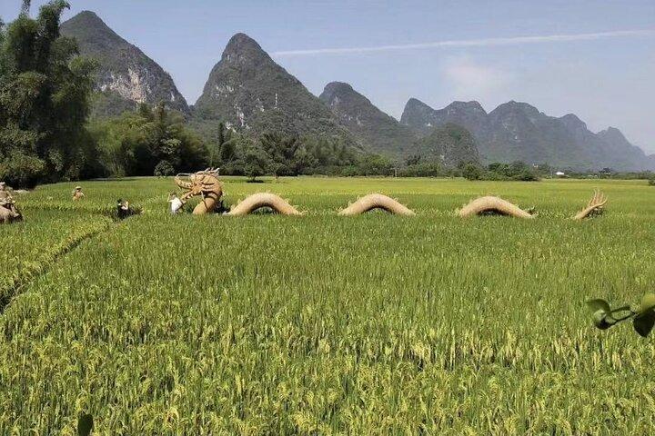 Tour di un giorno in barca sul fiume Li e sul monte Xianggong del PRI Yangshuo da Guilin