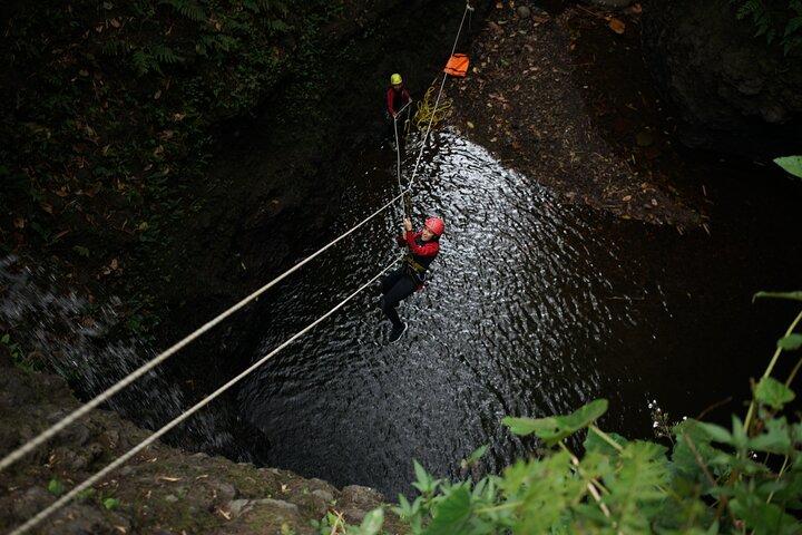 Ganztägiges Springs Canyon Bali Canyoning-Abenteuer