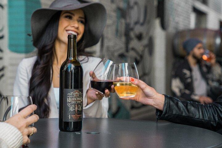 Experiencia de cata de vinos personalizada de Vintner