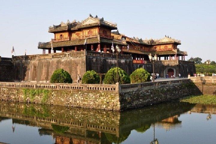 Privéauto naar Hue City voor sightseeing en terug vanuit Hoi An