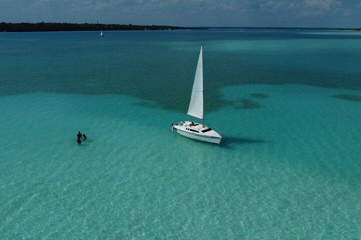 Privat seglingstur i Bacalar Lagoon