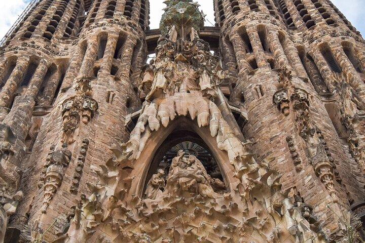 Tour por el exterior de la Sagrada Familia
