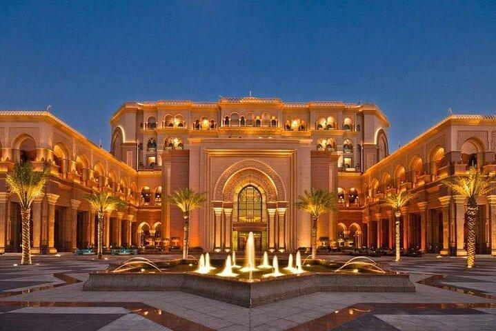 Esplora Abu Dhabi con noi da Dubai
