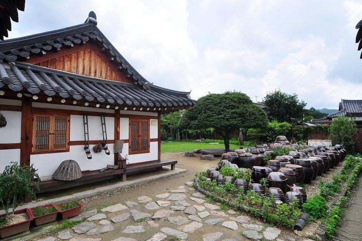 Visite privée du village Hanok de Jeonju au départ de Séoul