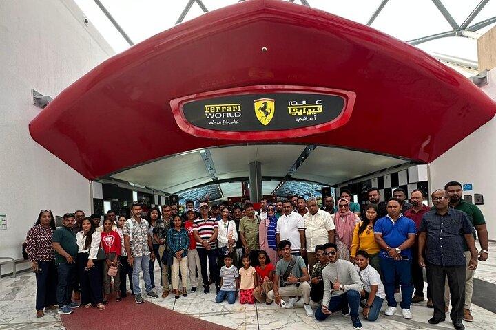 Visite privée d'Abu Dhabi au départ de Dubaï en minibus 12 places