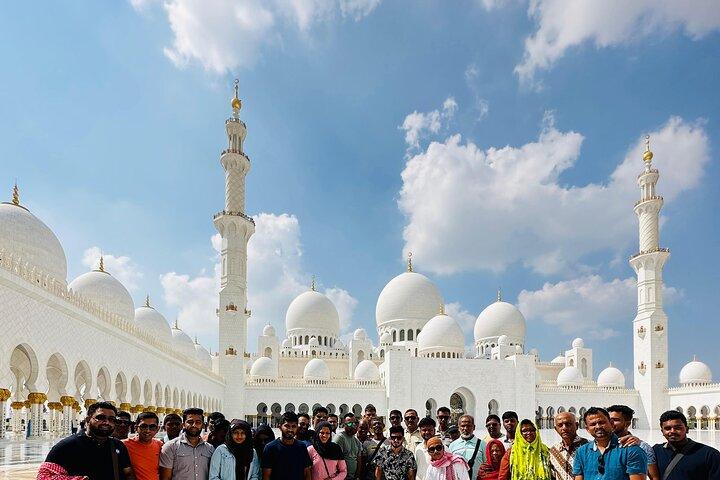 Visite privée d'Abu Dhabi au départ de Dubaï en minibus 12 places