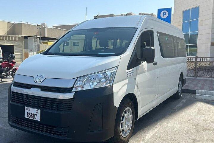 Visite privée d'Abu Dhabi au départ de Dubaï en minibus 12 places