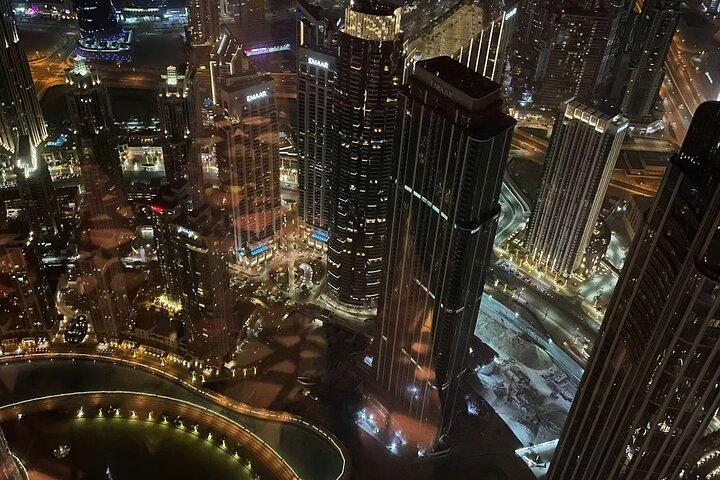 Plataforma de observación Burj Khalifa con entrada al café
