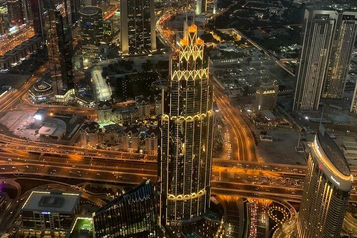 Plataforma de observación Burj Khalifa con entrada al café
