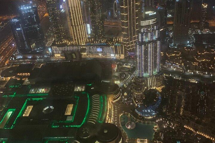 Plataforma de observación Burj Khalifa con entrada al café