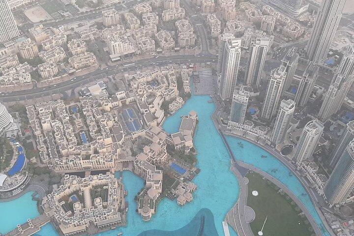 Plataforma de observación Burj Khalifa con entrada al café