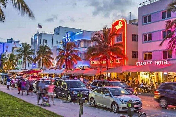 Private Miami City Tour–Small group Experience with expert guide