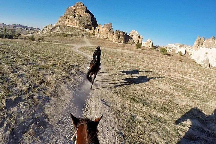 Cappadocia Tramonto a cavallo Passeggiate tra valli e camini delle fate
