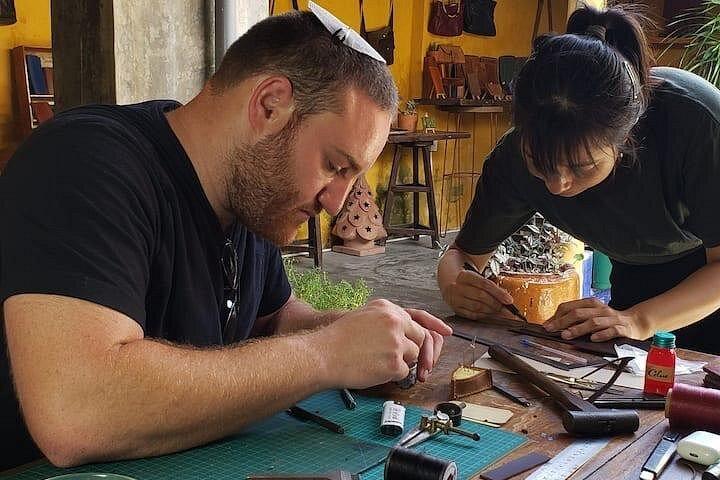 ブルー ロータス レザーを探求する 2 時間のワークショップ