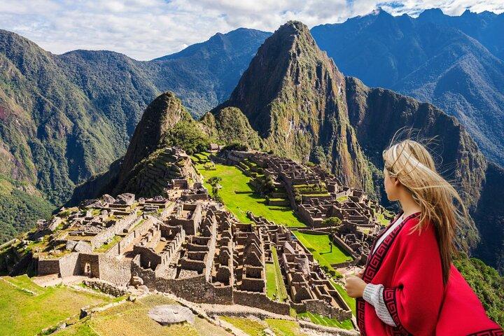 Maravillas del Perú en 8 días Lima, Ica y Machu Picchu con vuelos