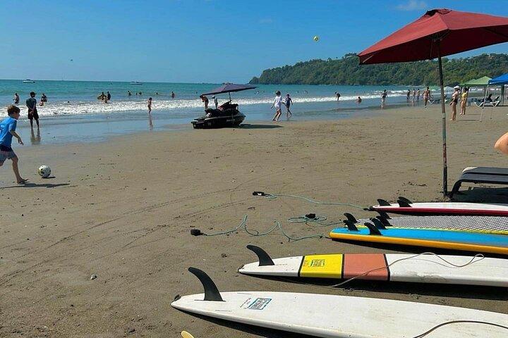 Cours de surf à la plage Manuel Antonio
