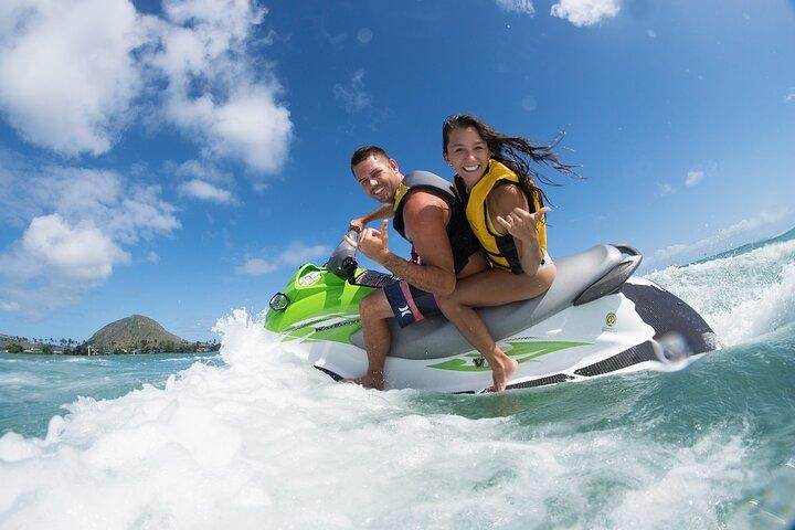 Jet Ski e Banana Boat no Combo Exclusivo da Baía de Maunalua