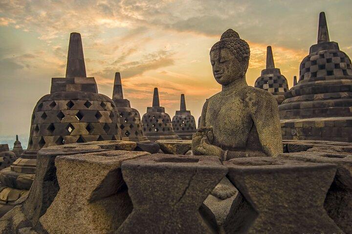 Templo de Borobudur y Prambanan con opción de guía