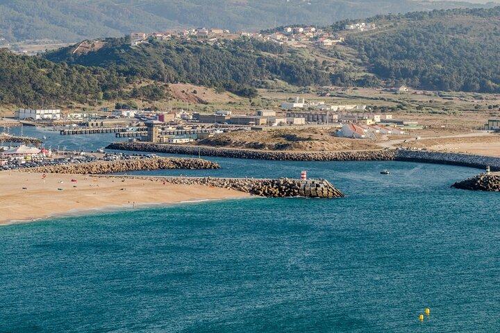 Transfer van Lissabon naar Porto met haltes in Óbidos, Fátima + Nazaré