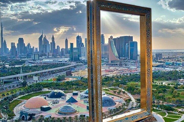 Tour privato della città di mezza giornata con cornice di Dubai