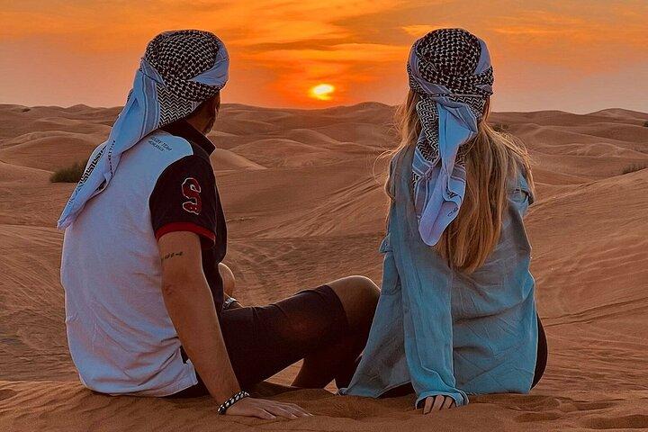 Meio Dia Deserto Safari com Sand Boarding e Camel Ride