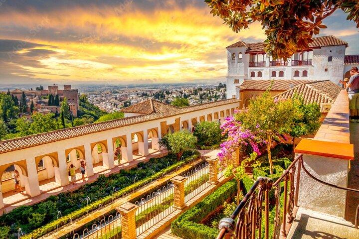 Alhambra gardens tour guided(English guide)
