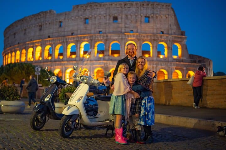Rome Vespa tour with Pro Photographer