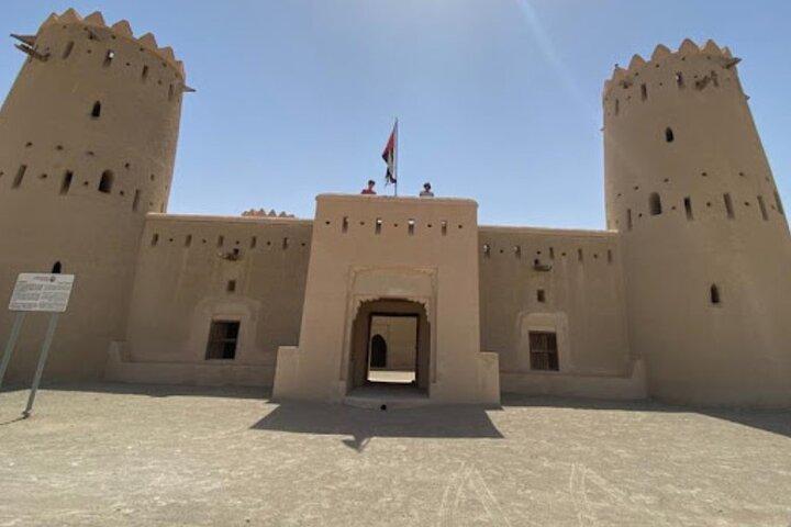 Avventura Liwa Safari nel deserto di un'intera giornata con pranzo da Abu Dhabi