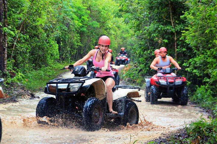 カンクンの ATV、ジップライン、セノーテ