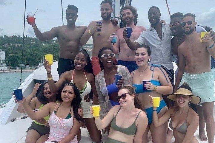 Naviga a Montego Bay su un catamarano privato