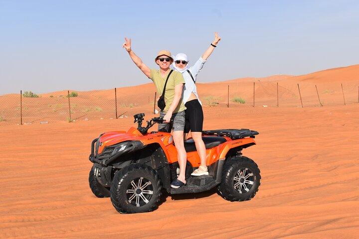 Safari VIP dans le désert de Dubaï avec Quad Bike & 5 - Star Luxury Camp
