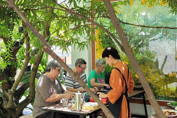 L'esperienza di cucina più intima di Hue in un giardino di 500 anni
