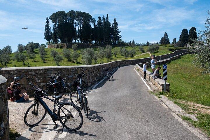 トスカーナとキアンティヒルズの1日自転車ツアー（農場でのランチ付き）