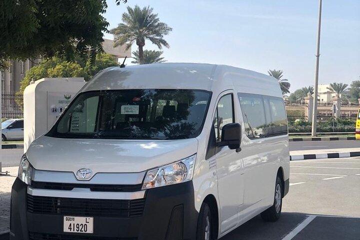 Lej en 12-sæders varevogn til Abu Dhabi-rejsen