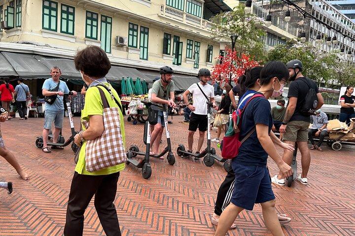 バンコク クラシック E スクーター & 自転車旅行