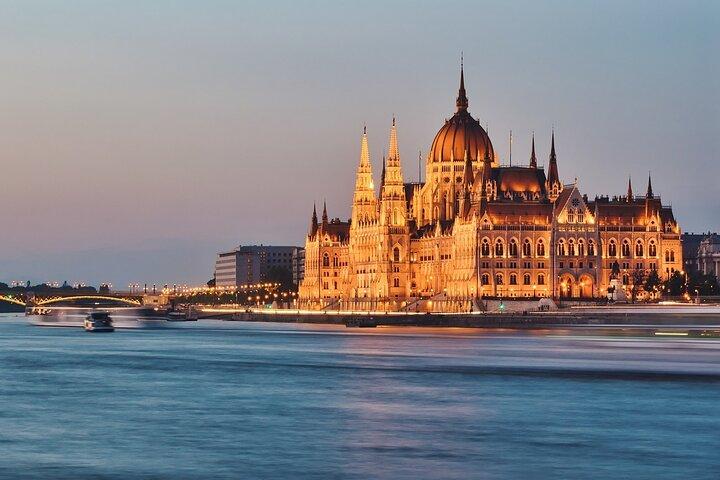 Praag naar Boedapest - privétransfer met 2 uur sightseeing