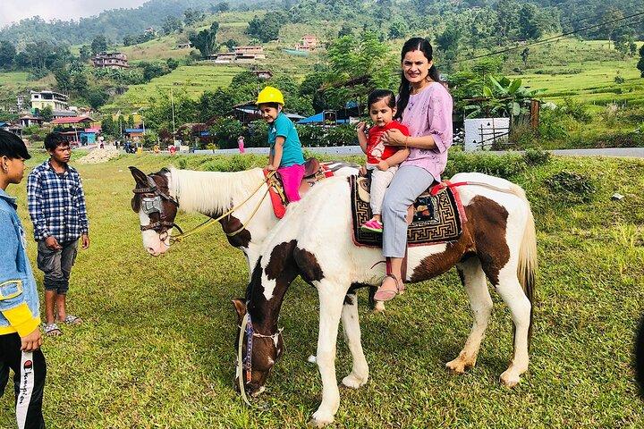 Giro privato in pony a Pokhara