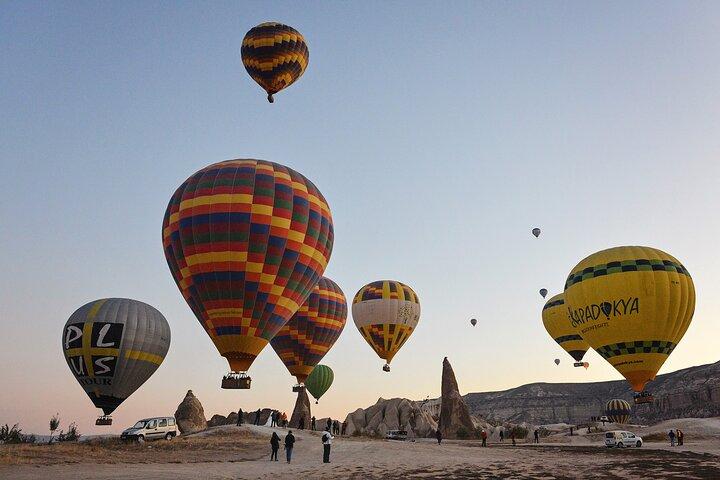 3-Day Private Istanbul & Cappadocia Tour with Flights & Hotel