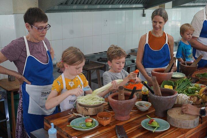 Half Day Guided Thai Cooking Class in Chiang Mai