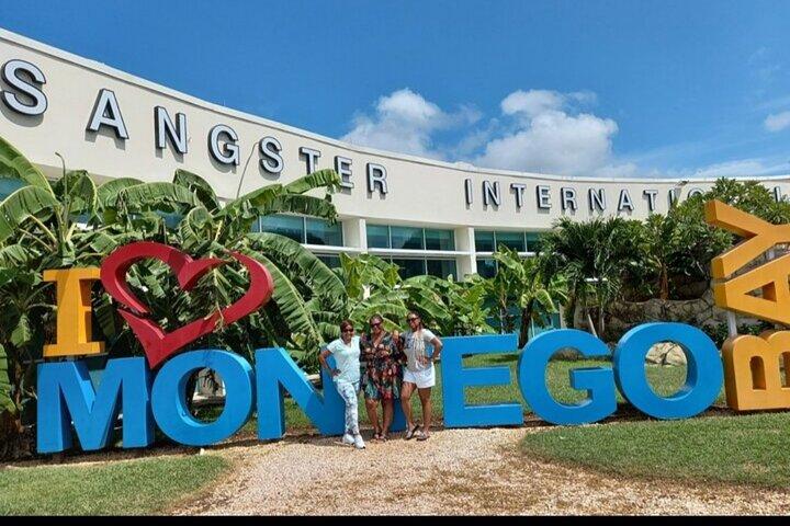 Traslado privado al aeropuerto desde Montego Bay a Ocho Ríos.