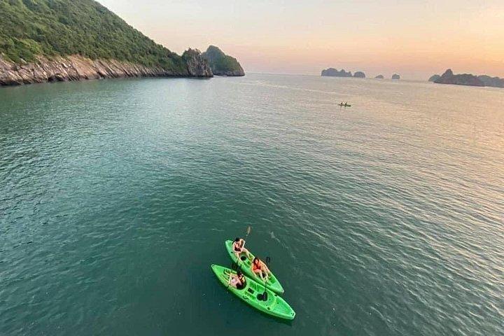 ハノイ - カットバ島 - ランハ湾 - カヤック 1 日
