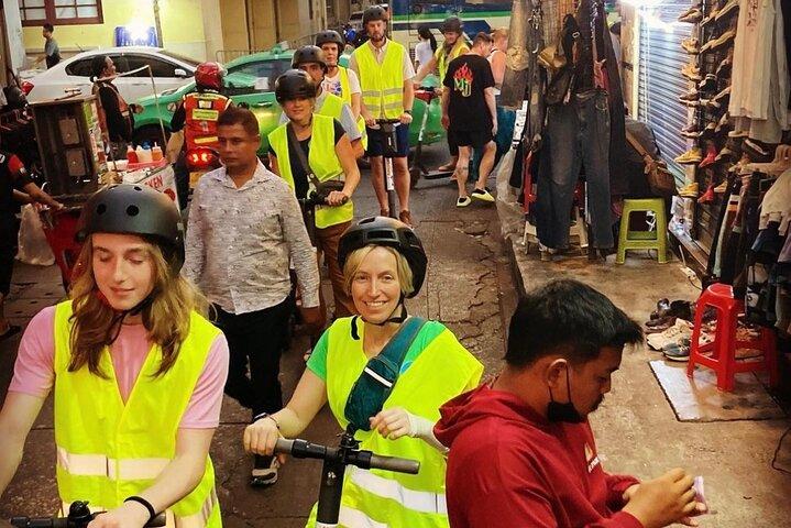 Bangkok de noche con Escooter y/o bicicleta